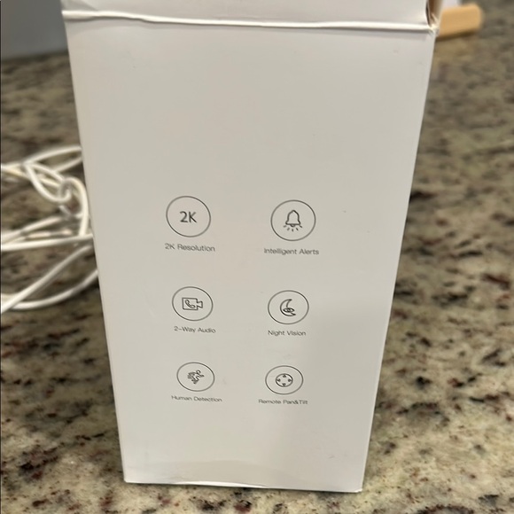 Blurams White Security Camera - Picture 3 of 4